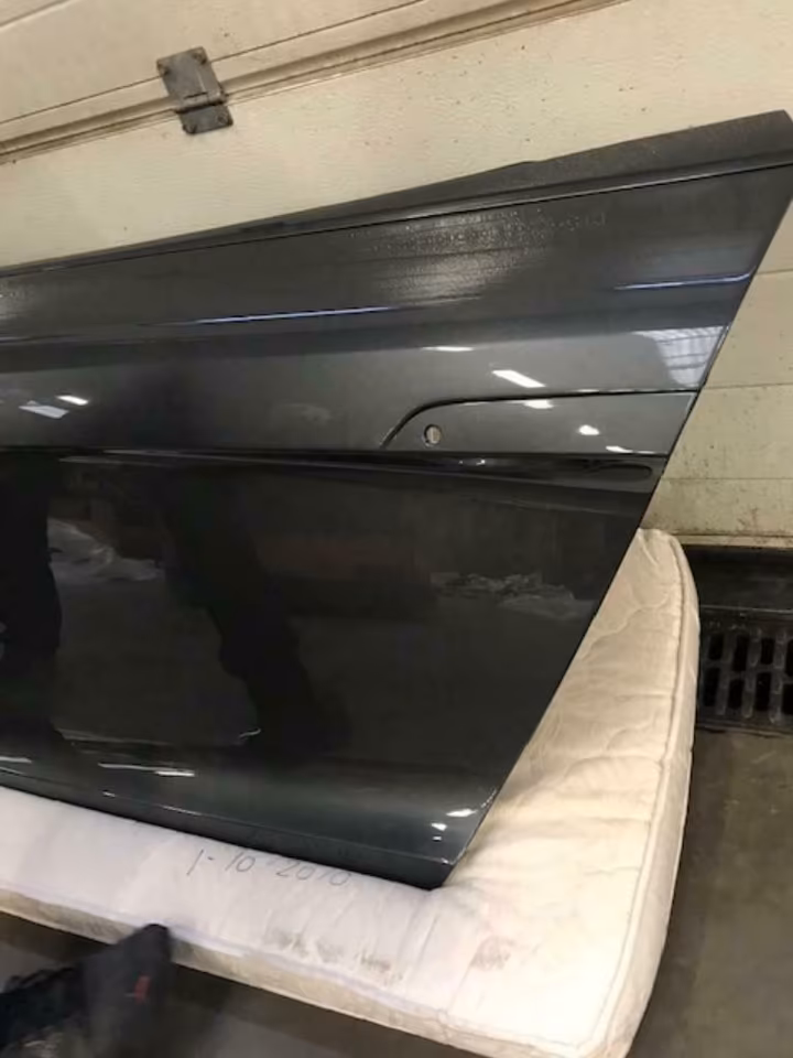 Left door for AUDI R8 Cabriolet, complete with window, year of manufacture 2014, color grey. - Image 3