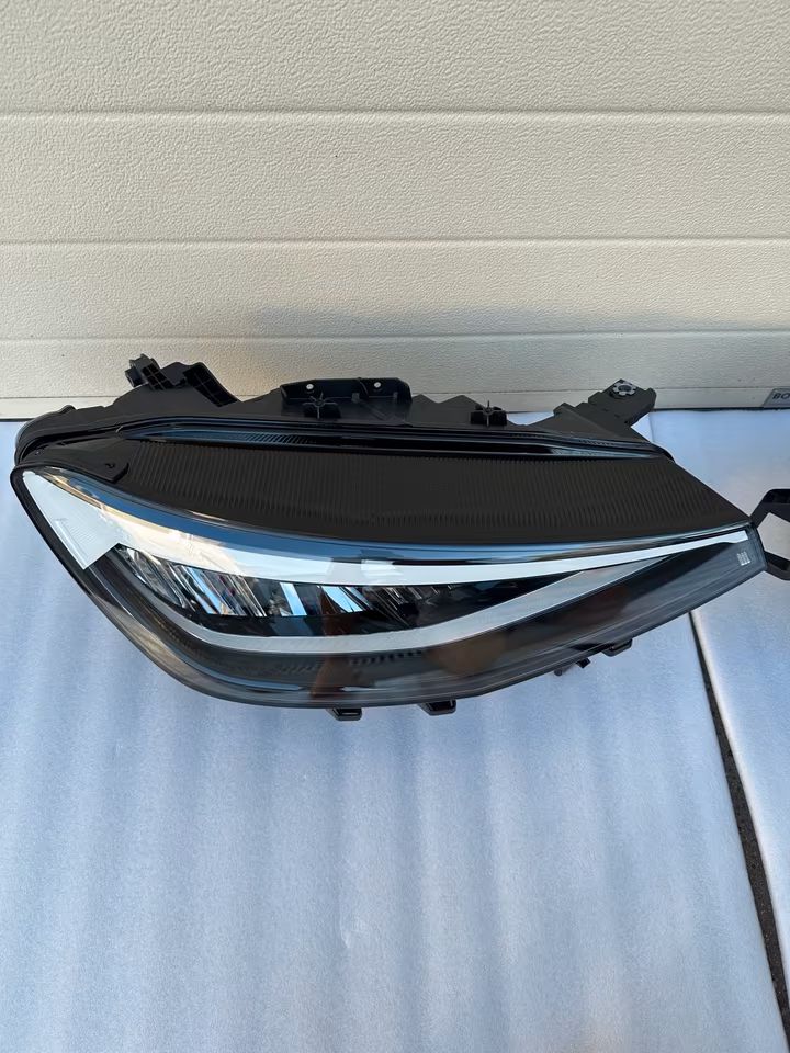 VW ID4 Headlights Left Right 11B941005B 11B941006B - Image 15