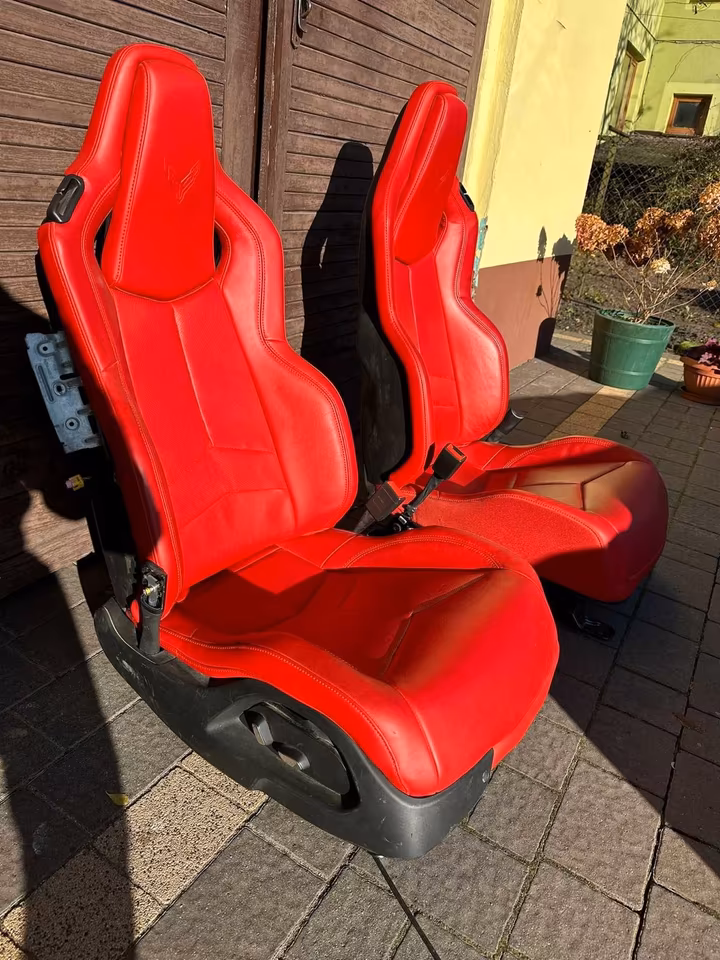 Corvette C8 seats, interior, top condition, driver and passenger - Image 5