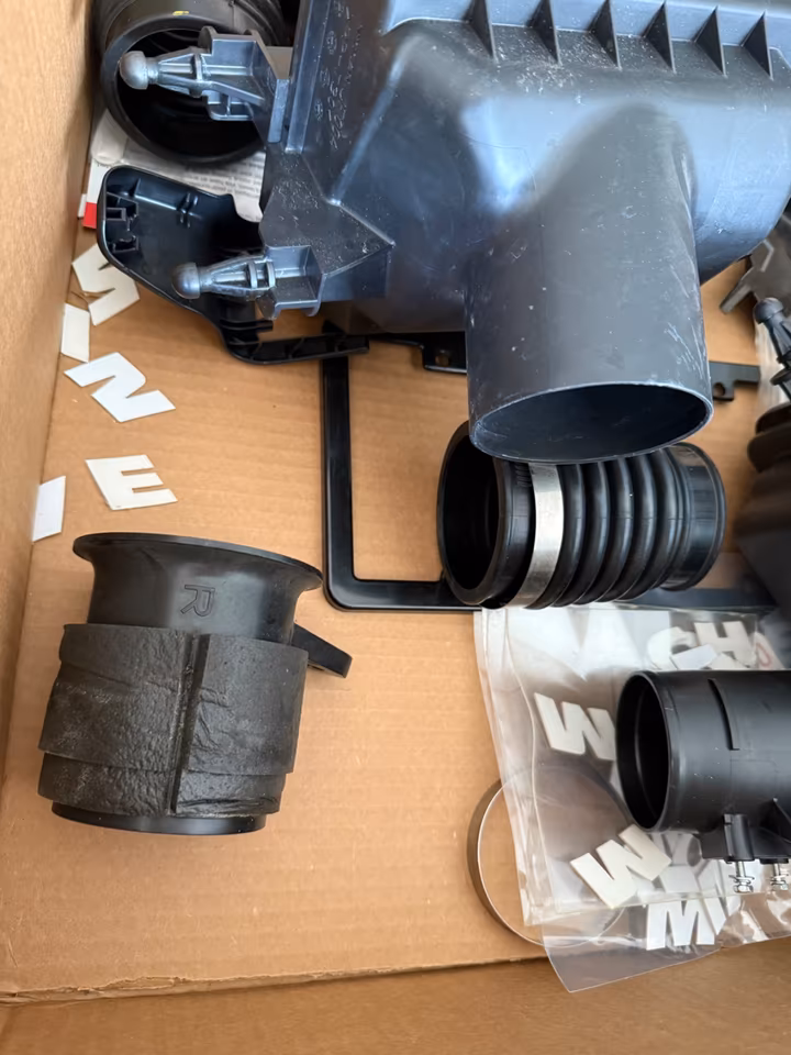 Nissan R35 GTR - OEM intake, air filter box, air filter - Image 4