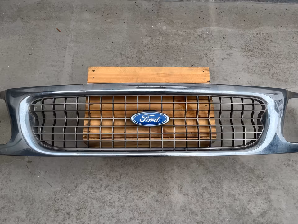 Chrome grille for Ford Expedition, Ford F150 front panel - Image 10