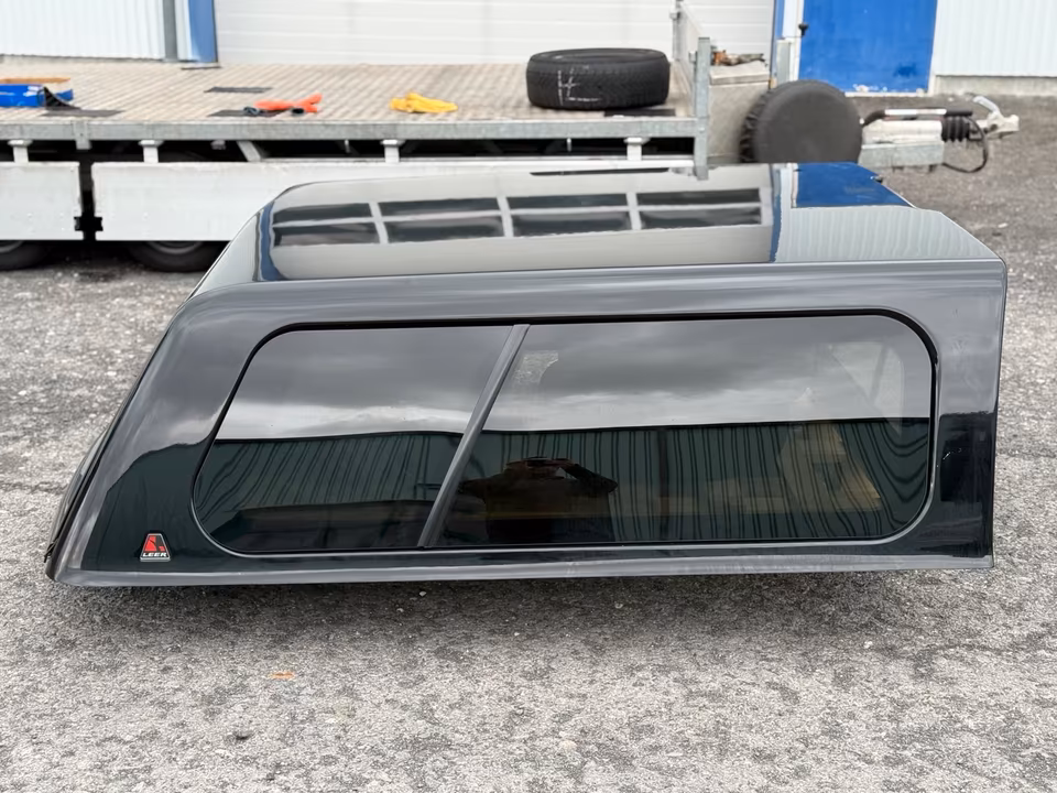 LEER 100XL Hardtop for Dodge RAM Gen 5 Crew Cab (5.7 ft Bed) BLK - Image 3