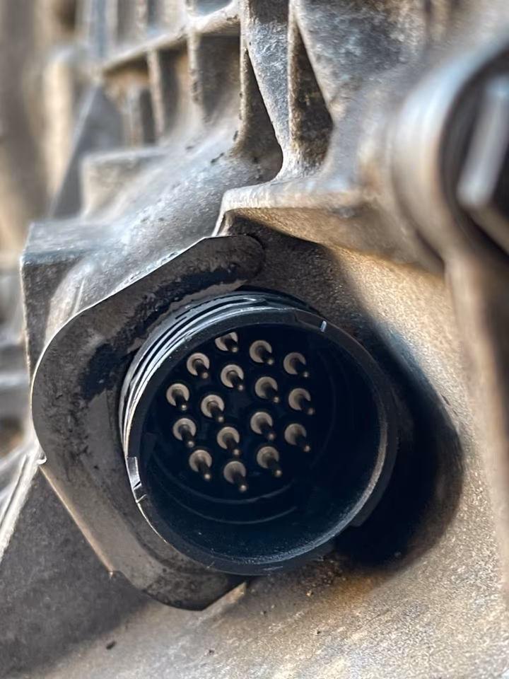 BMW E38 735 740 E39 535 540 V8 M62 ZF automatic transmission 5-HP 24 - Image 2