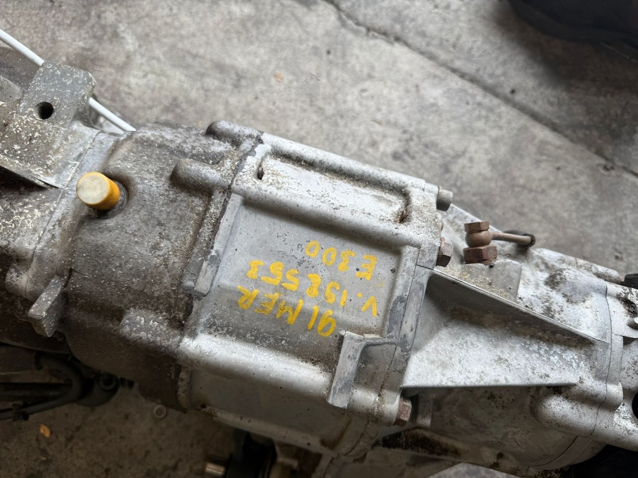 Mercedes-Benz W124 4MATIC Transmission - Image 9