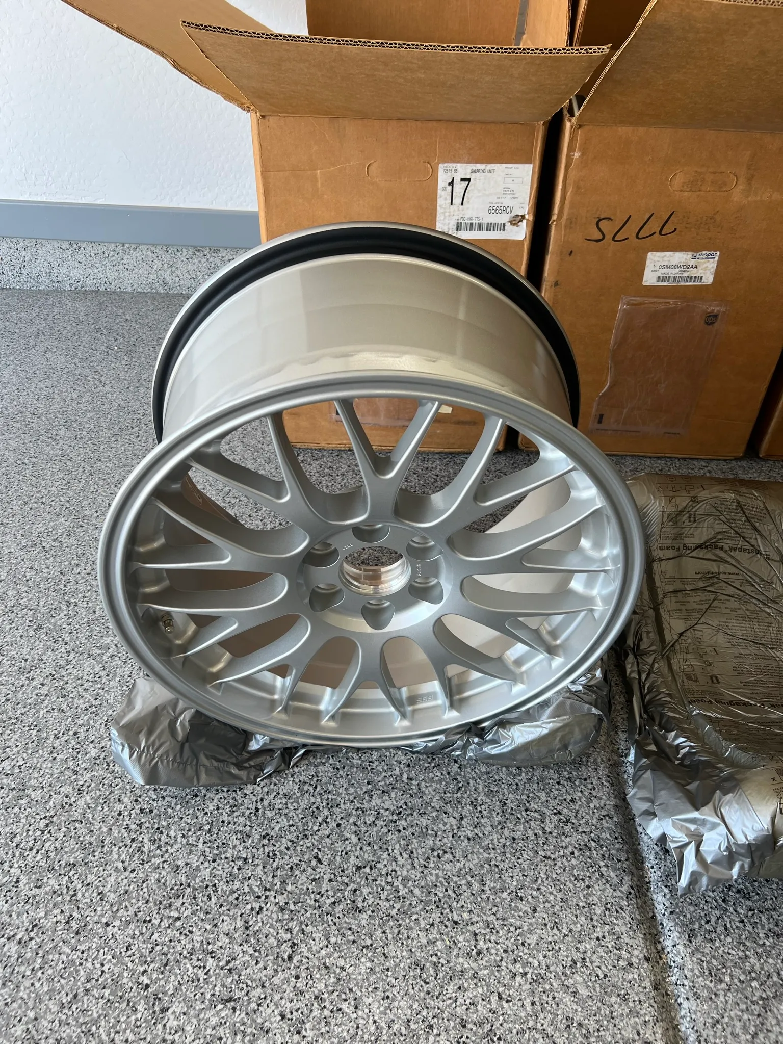 18×10″ and 18×13″ BBS Wheels for Dodge Viper - Image 9