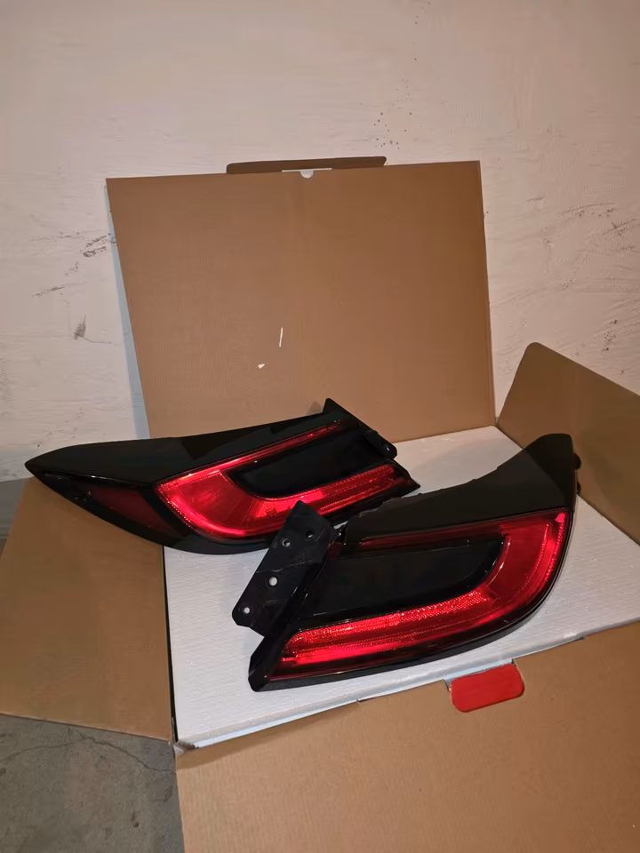 Toyota GR86 Original Taillights - Image 2