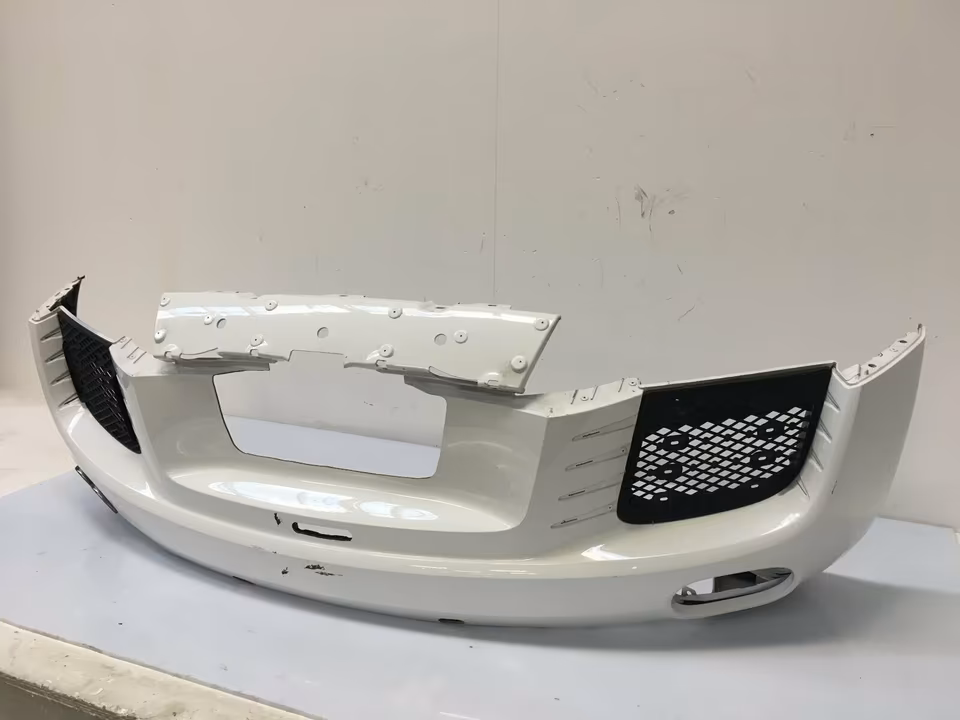 Audi R8 420 4.2i v8 2006-2012 Rear Bumper - Image 4