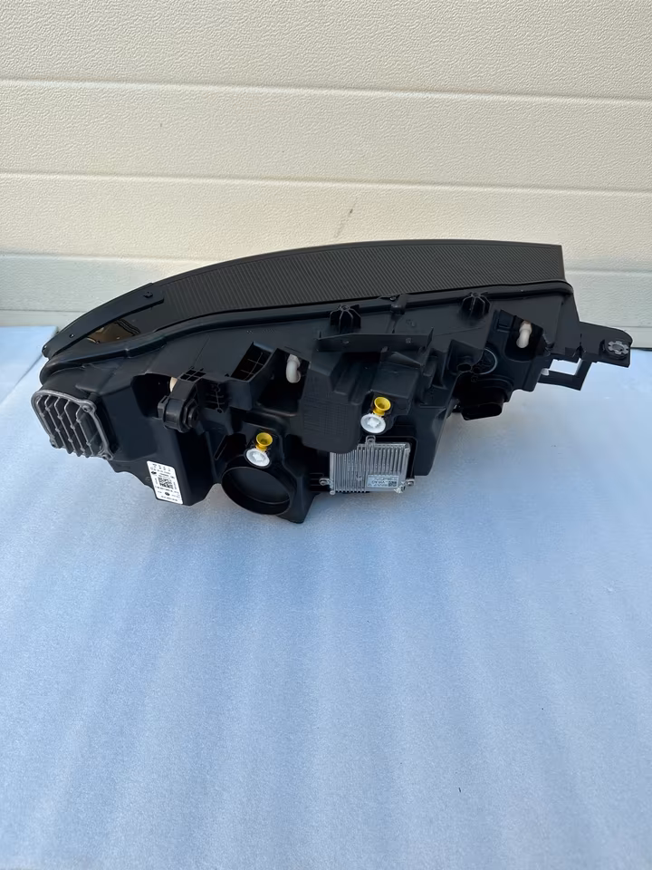 VW ID4 Headlights Left Right 11B941005B 11B941006B - Image 5