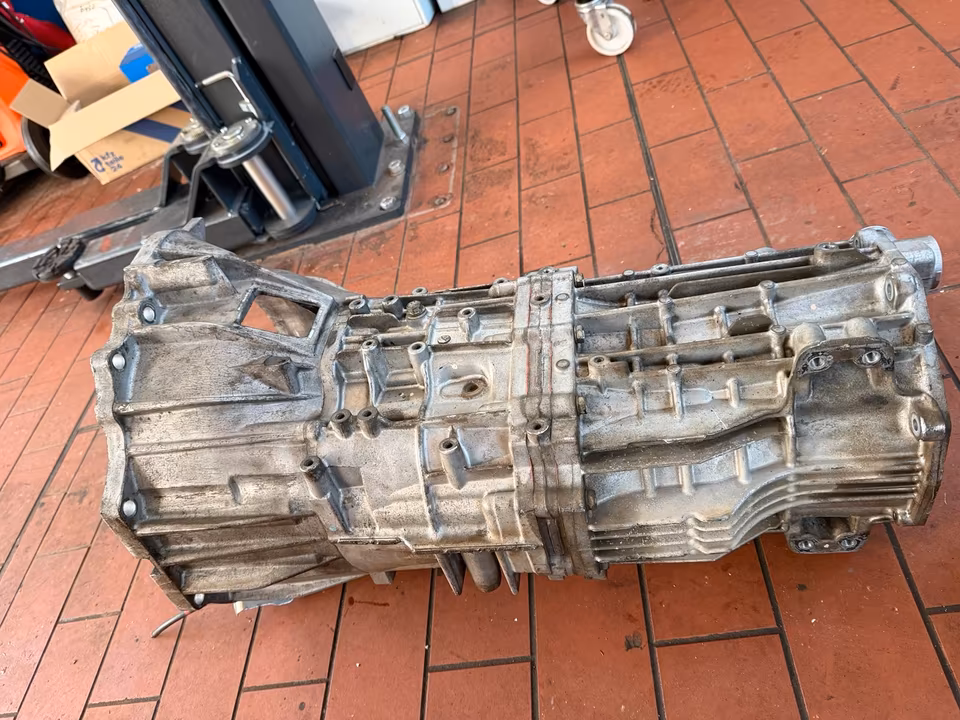 Toyota Hilux, year of manufacture 2019, gearbox, year of manufacture 2019 - Image 8