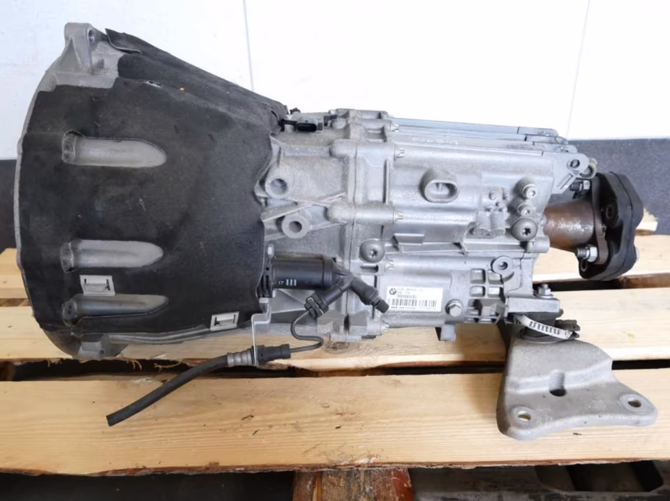 Manual transmission 2.0D B47 6-speed start/stop BMW E90 E91 318d 39,000 km - Image 6