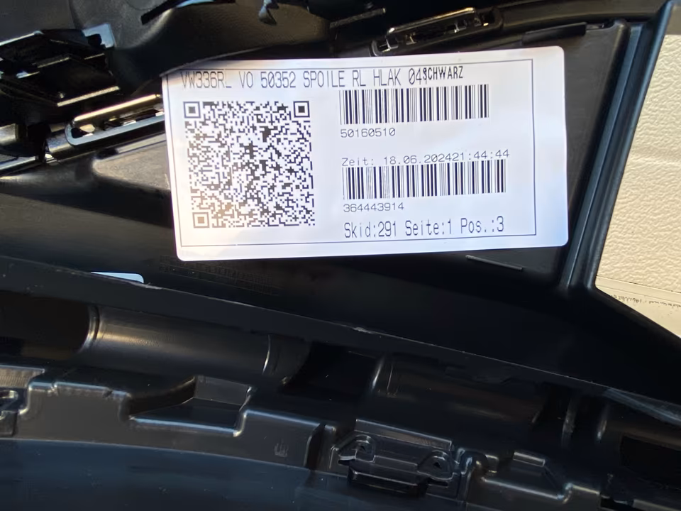 VW Tiguan 571 R-Line Front Bumper 6 PDC with Camera - Image 5