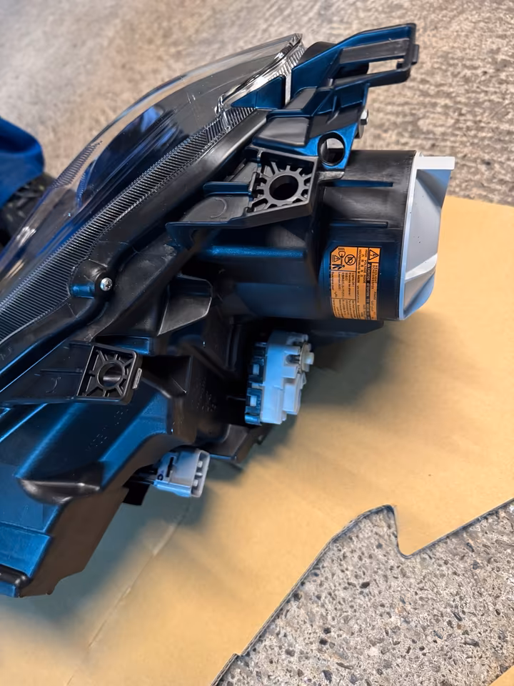 Toyota GT 86 BiXenon Headlight Right NEW - Image 6