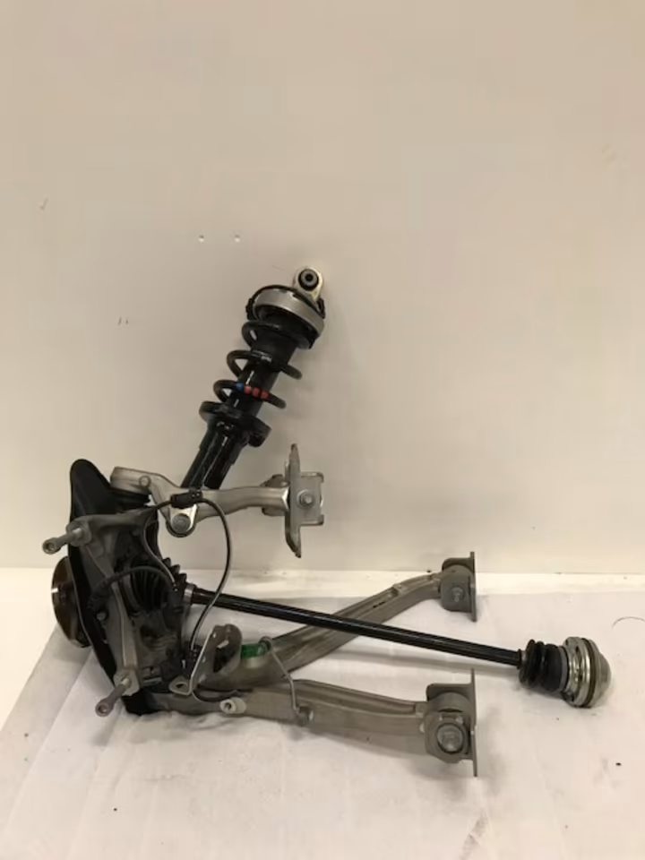 Front left suspension with Magnetic Ride, Audi R8 5.2i V10, year 2014