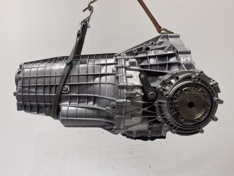 gearbox Audi A7 2.0 TFSI year 2021 code UKW with only 52km - Image 8