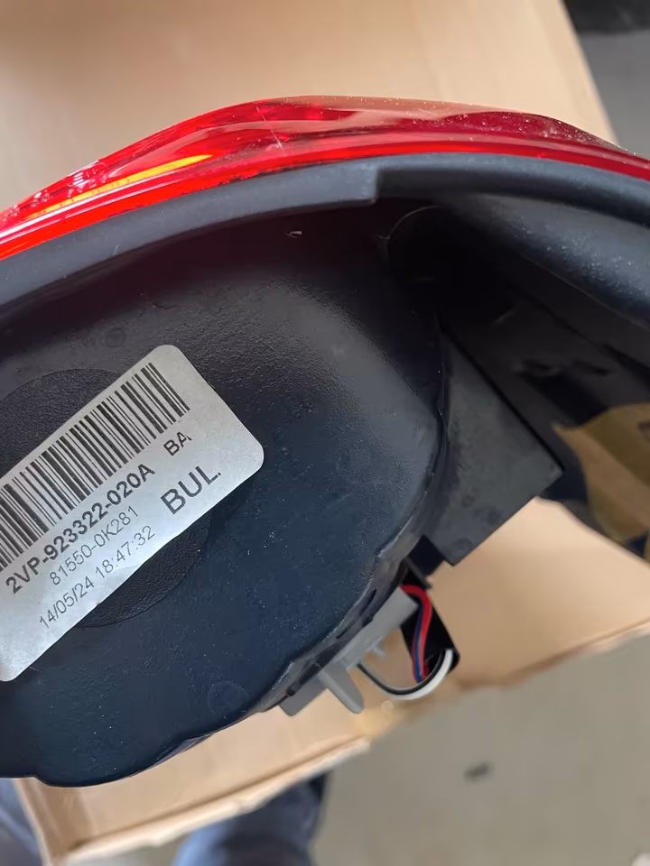 Toyota Hilux taillights - Image 5