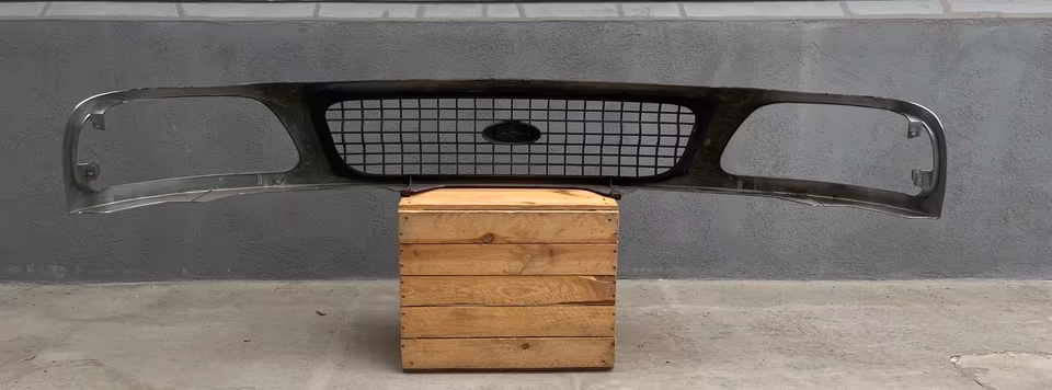 Chrome grille for Ford Expedition, Ford F150 front panel - Image 5