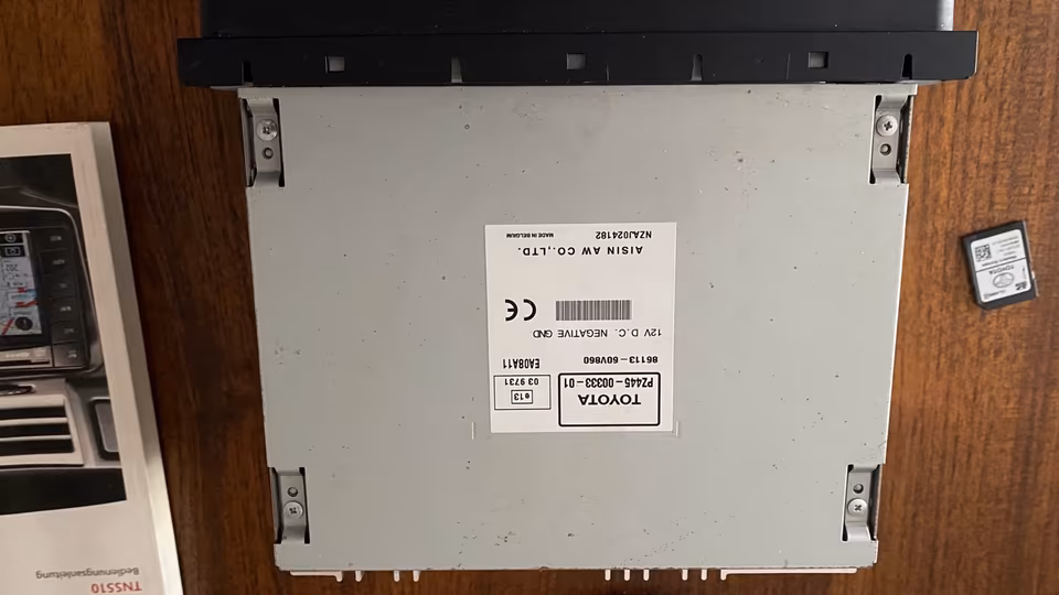 Toyota Hilux TNS 510 Navi - Image 2