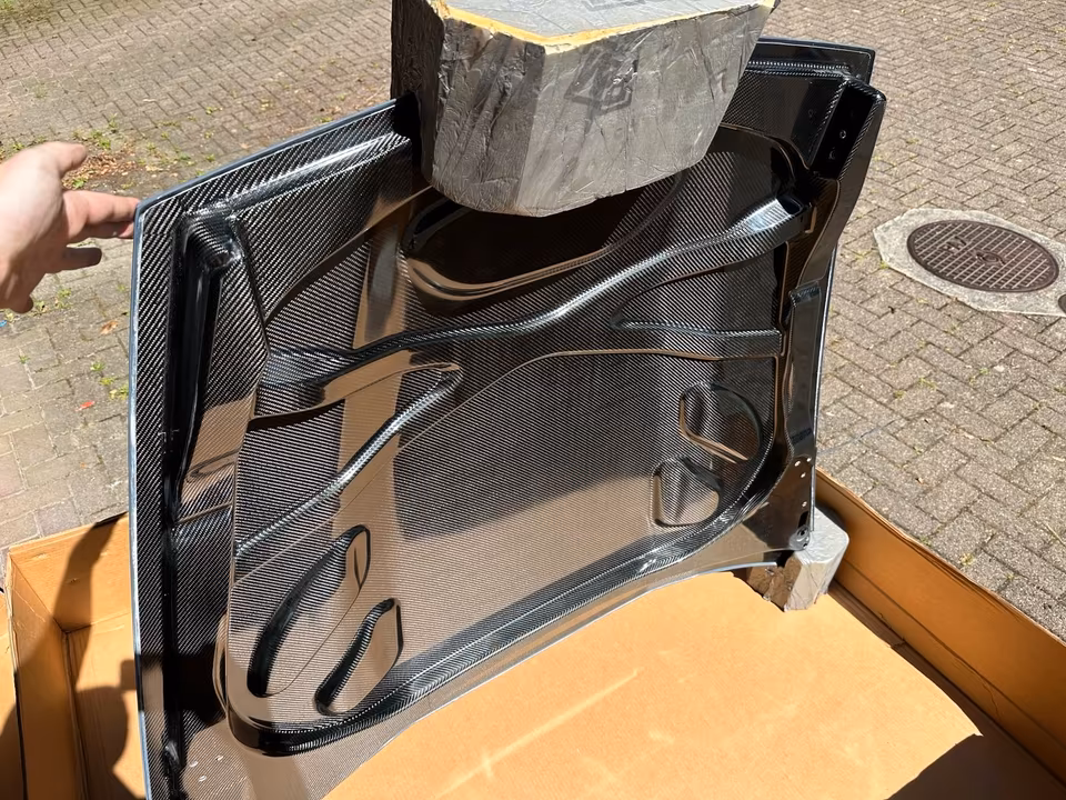 Corvette C6 B92 Carbon Fiber Hood, Original New - Image 4