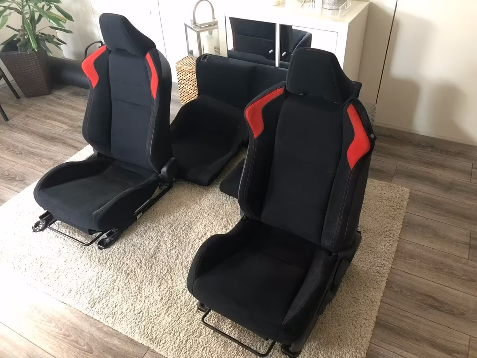 Toyota GT86 seats - driver - passenger - rear seat