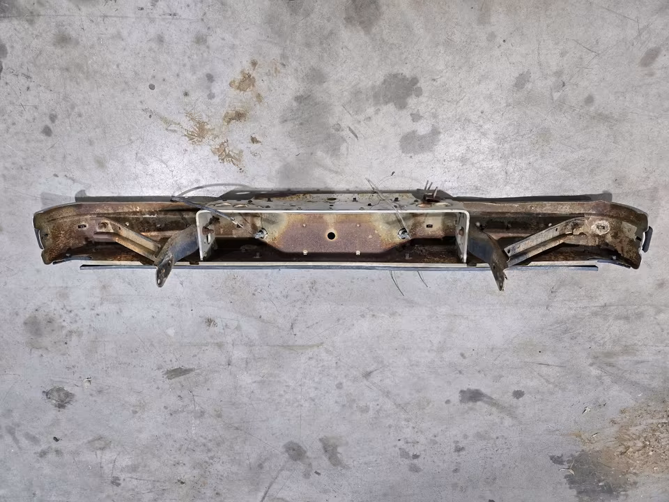 Ford F100 / F150 / F250 / F350 bumper - Image 2