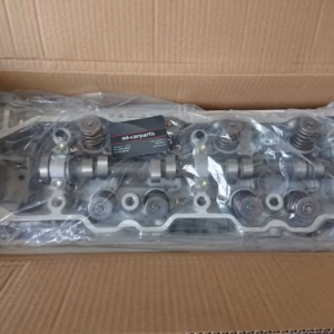 complete cylinder head for Toyota Hilux Landcruiser J7 2.4