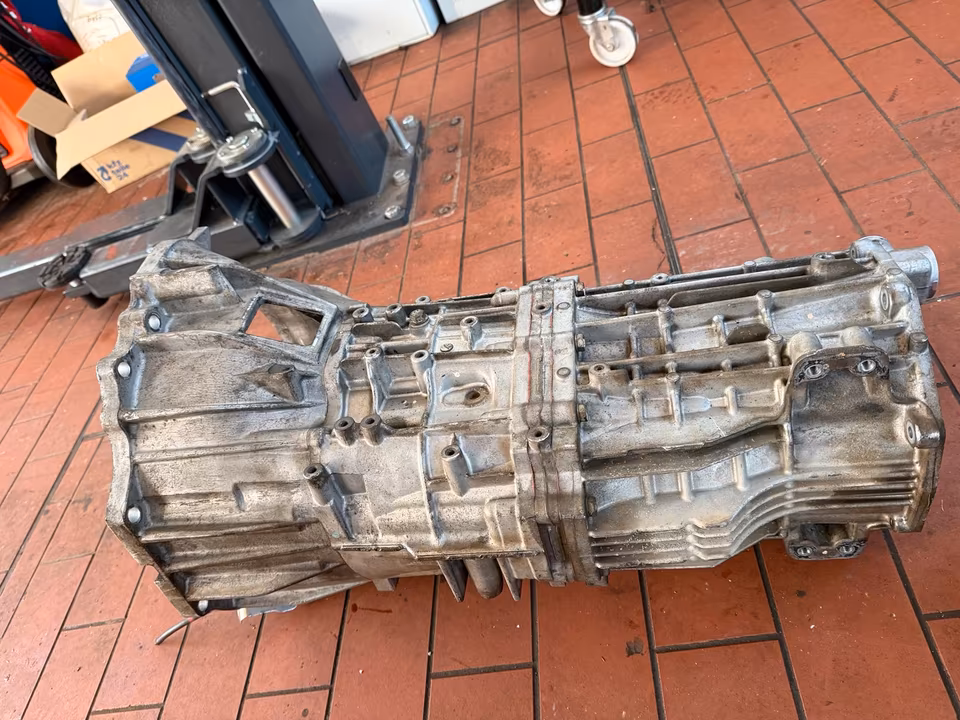 Toyota Hilux, year of manufacture 2019, gearbox, year of manufacture 2019 - Image 5