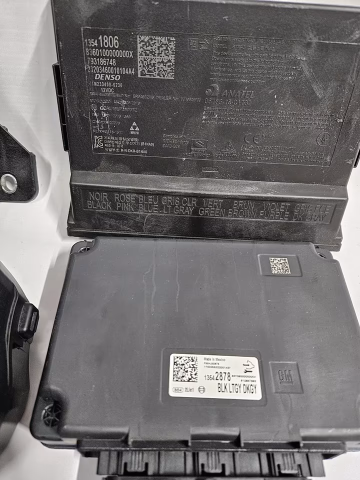 Corvette C8 6.2 Engine Control Unit + Key - Image 3