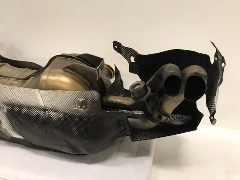 Audi R8 V10 exhaust silencer 420.251.051 - Image 5