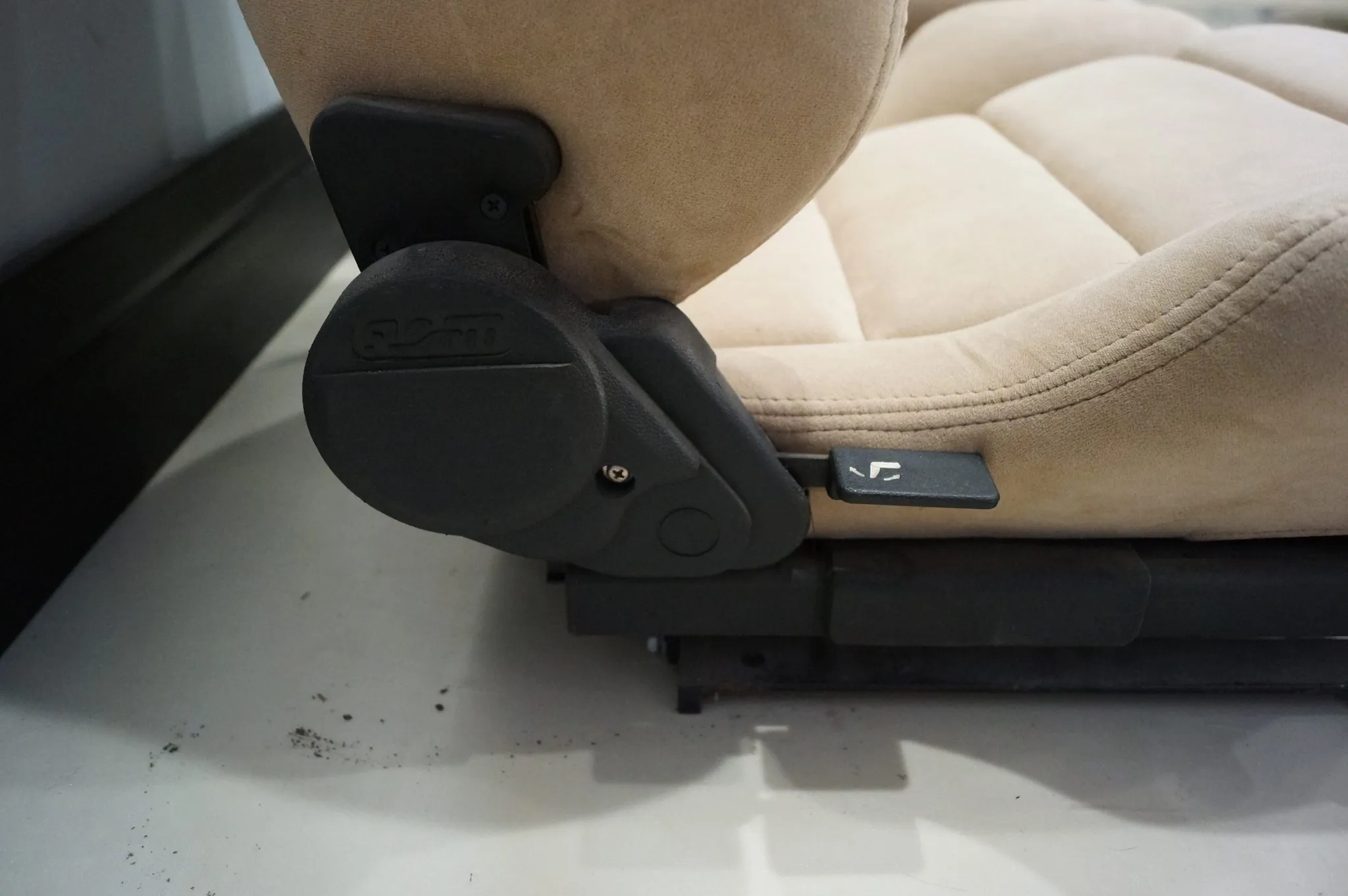 FloFit Seats for BMW - Image 2