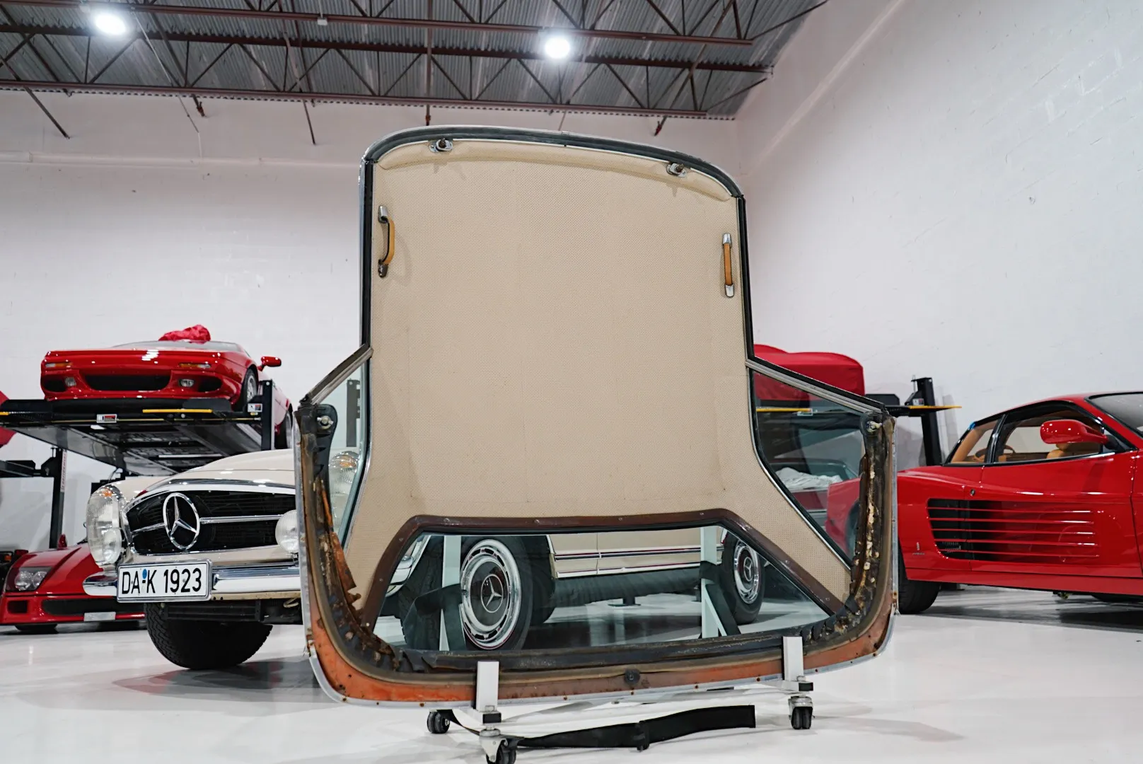 Mercedes-Benz Hardtop for W113 SL - Image 10