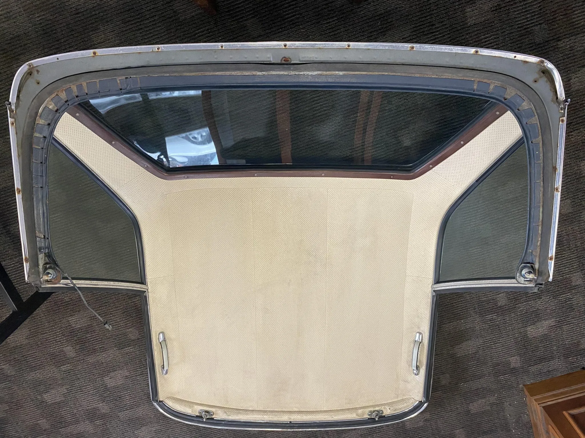 Mercedes-Benz Hardtop for W113 SL - Image 10