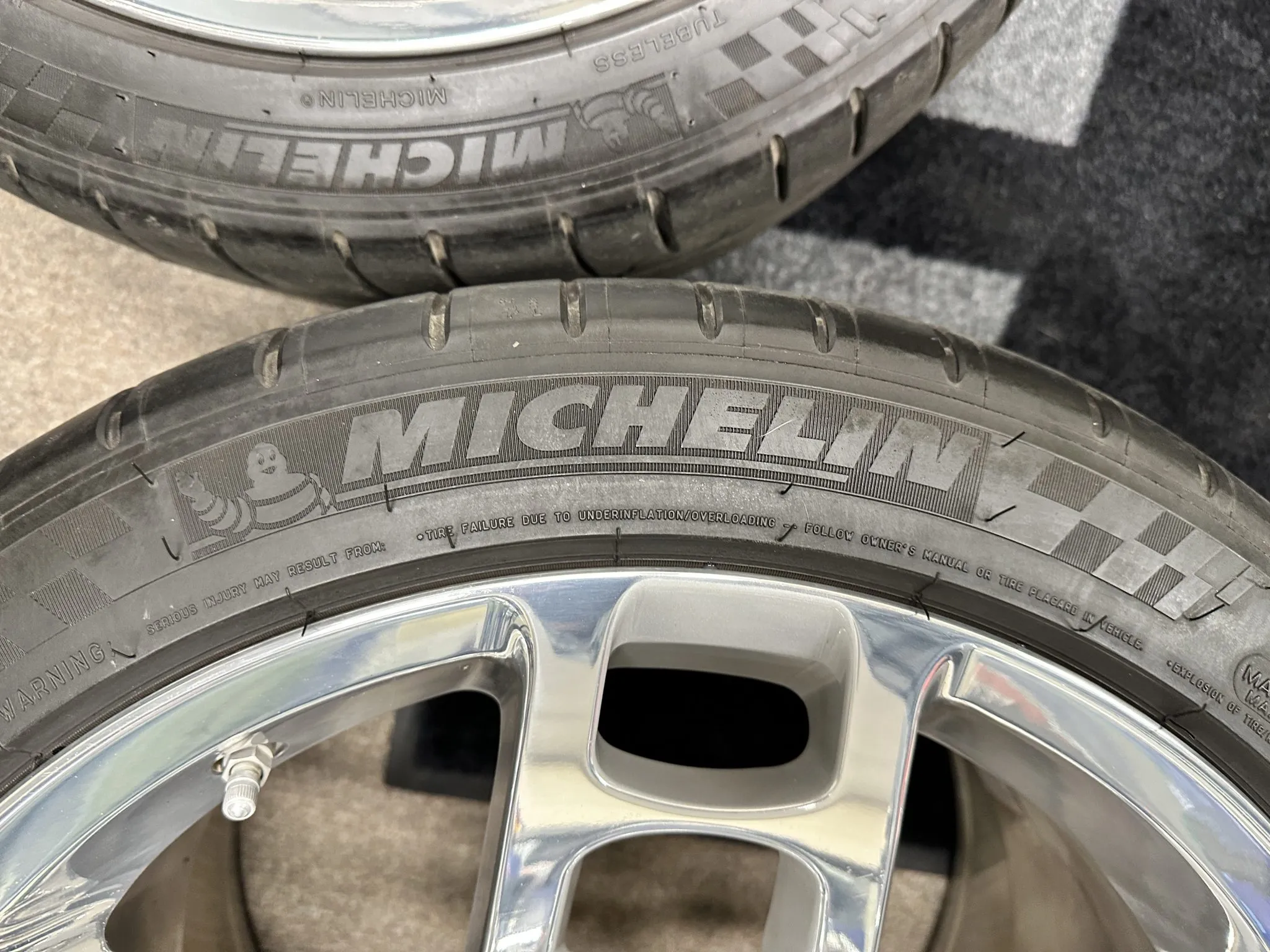 2006-10 Dodge Viper H-Spoke Wheels - Image 3