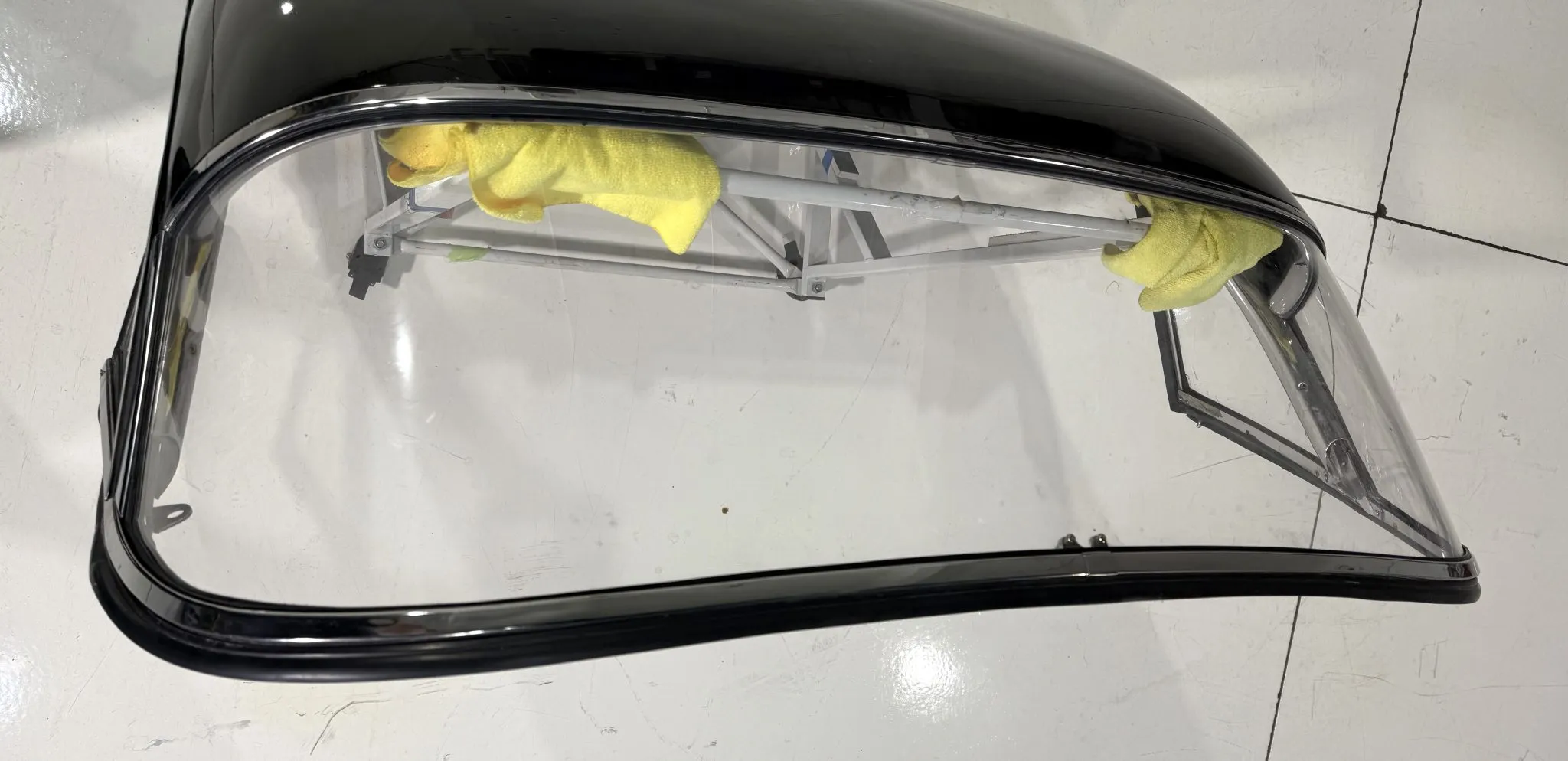 Chevrolet C1 Corvette Removable Hardtop - Image 9