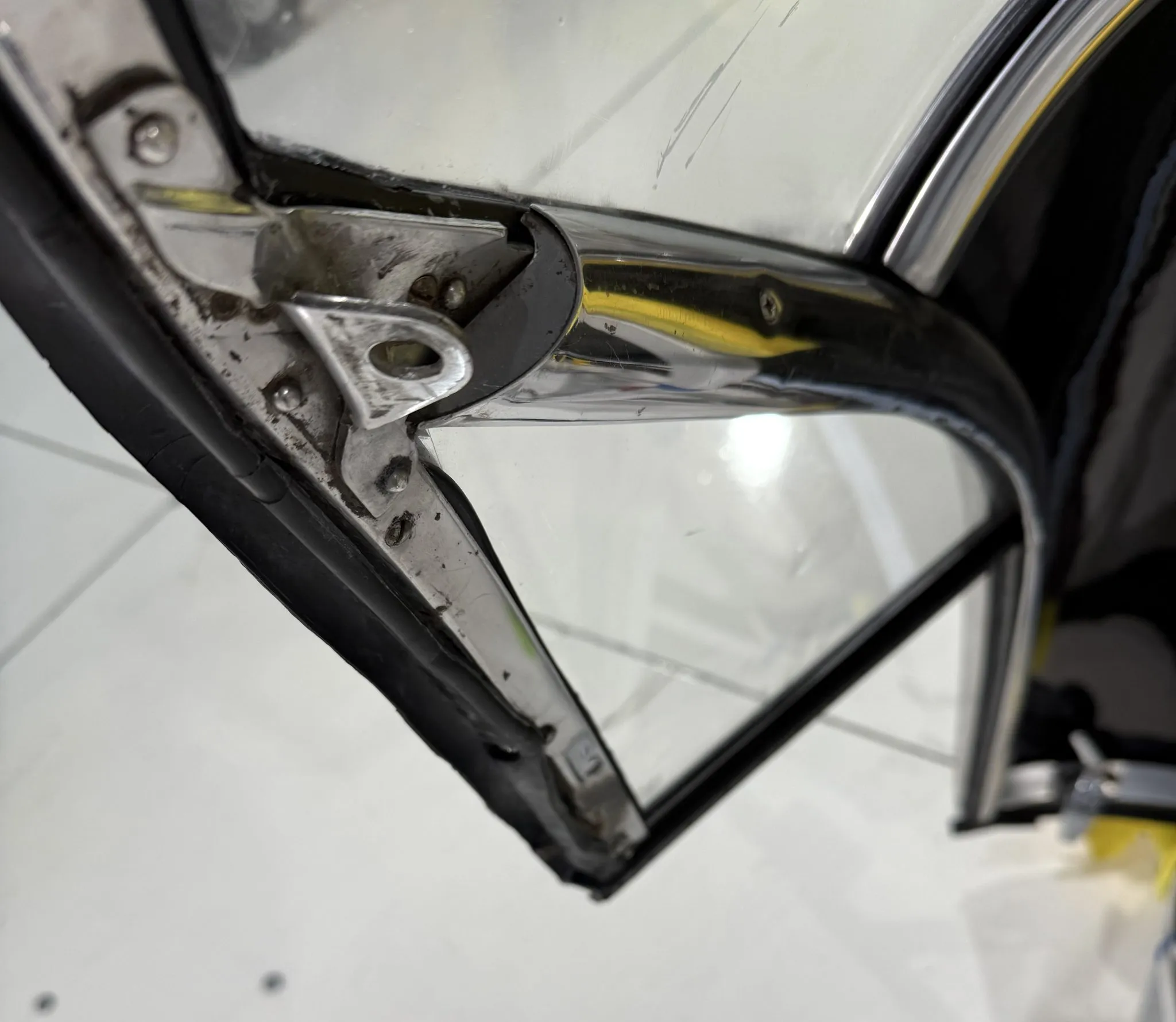 Chevrolet C1 Corvette Removable Hardtop - Image 2