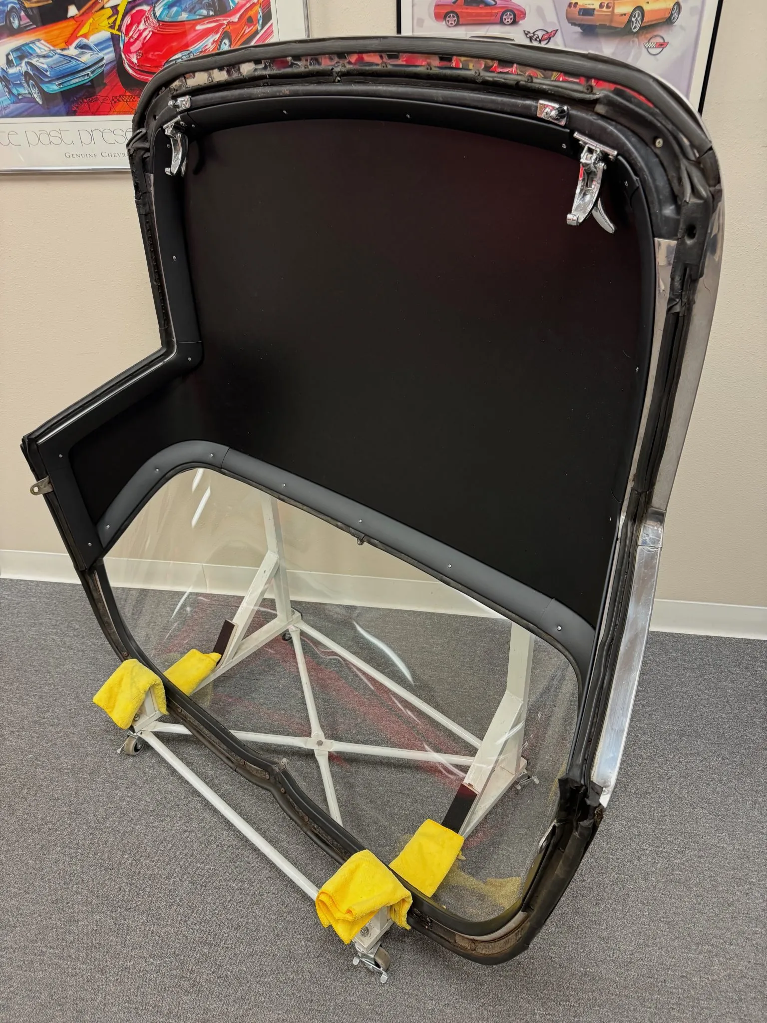 Vinyl-Covered Chevrolet Corvette C2 Removable Hardtop - Image 4