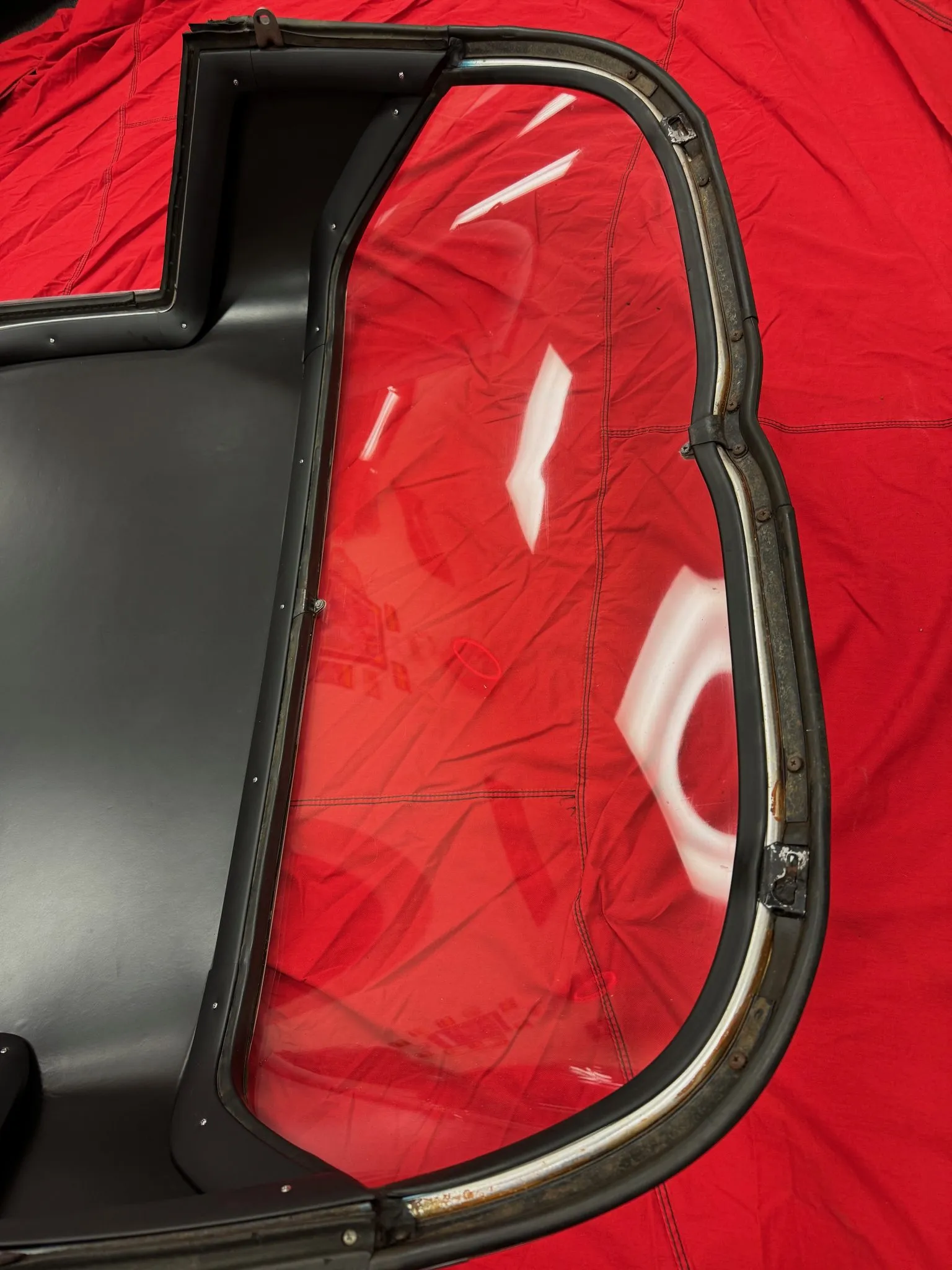 Vinyl-Covered Chevrolet Corvette C2 Removable Hardtop - Image 10