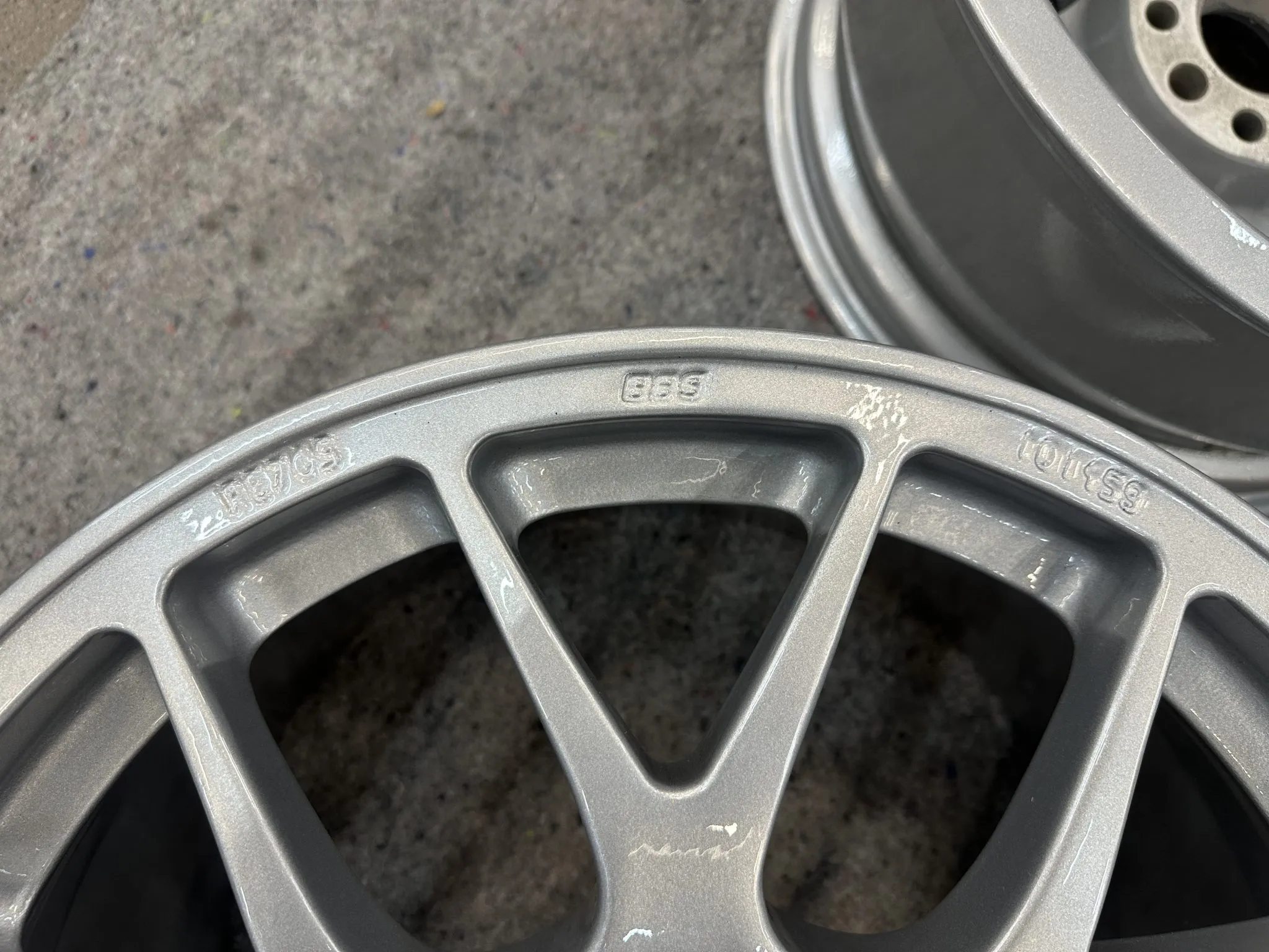 18×9.5″ and 18×10.5″ BBS RE Forged Magnesium Wheels for BMW - Image 4