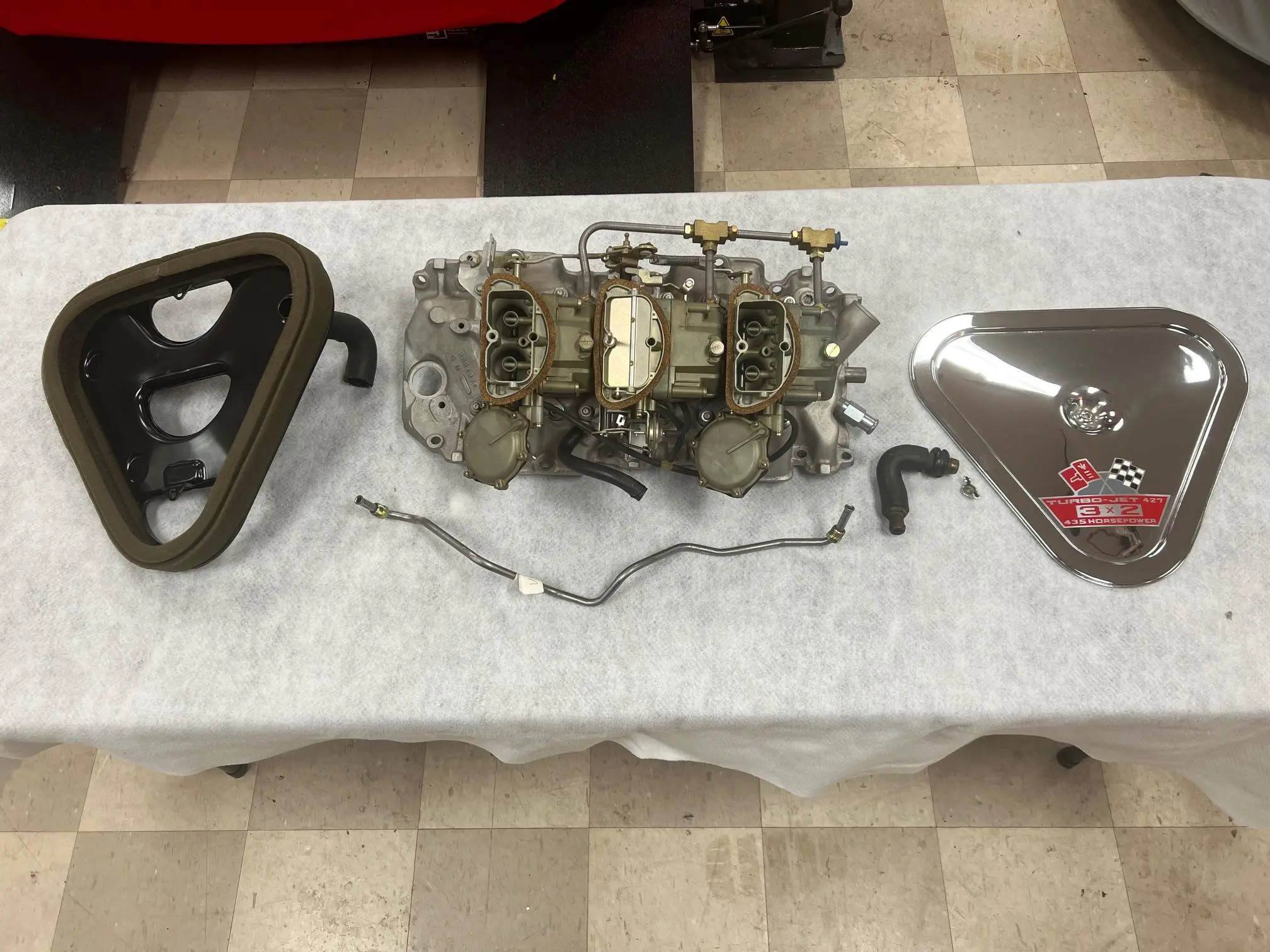 Chevrolet Corvette 427/435 Intake Manifold, Holley Carburetors, and Air Cleaner - Image 11