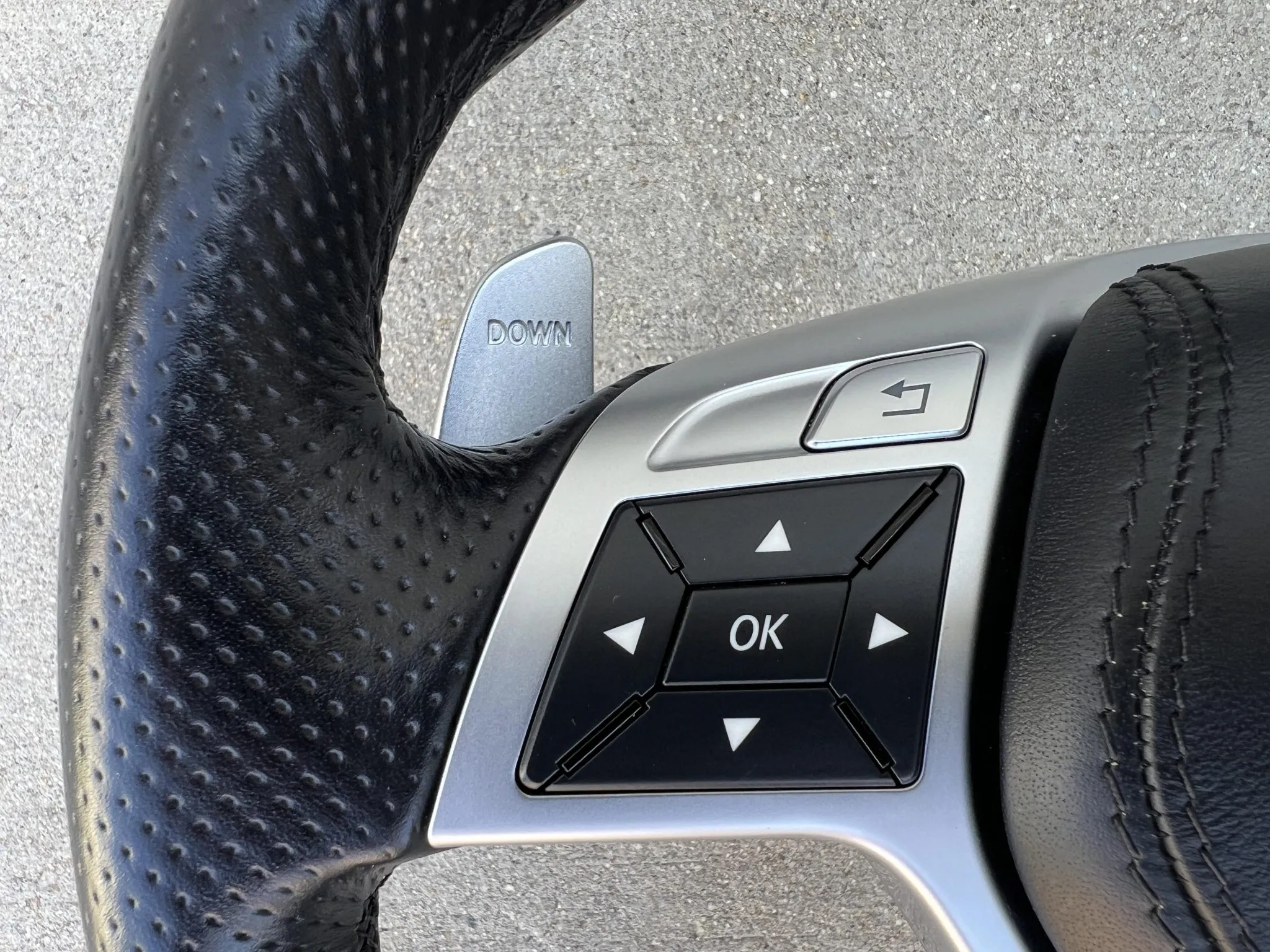 Mercedes-Benz C63 AMG Coupe Seats and Interior Trim - Image 10