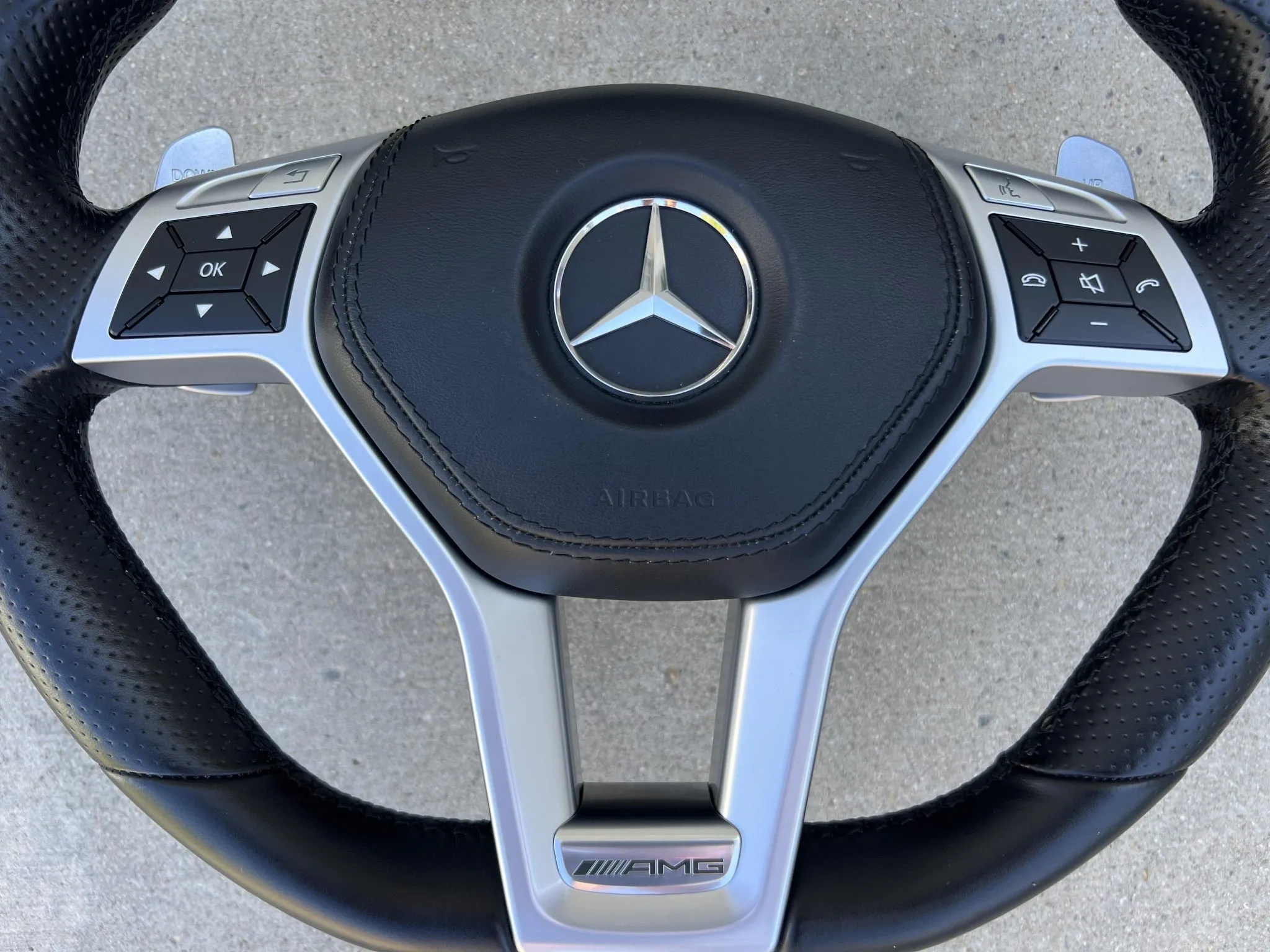 Mercedes-Benz C63 AMG Coupe Seats and Interior Trim - Image 11