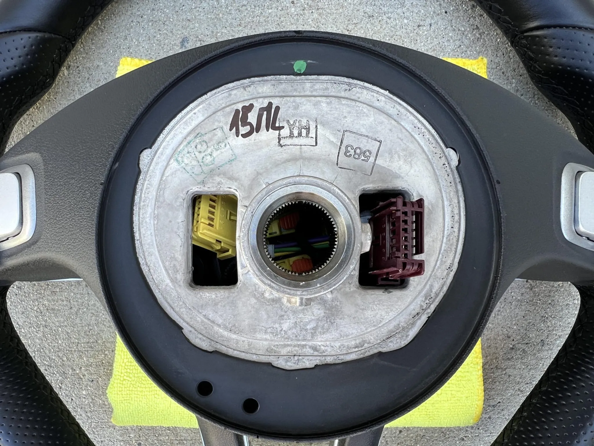 Mercedes-Benz C63 AMG Coupe Seats and Interior Trim - Image 8