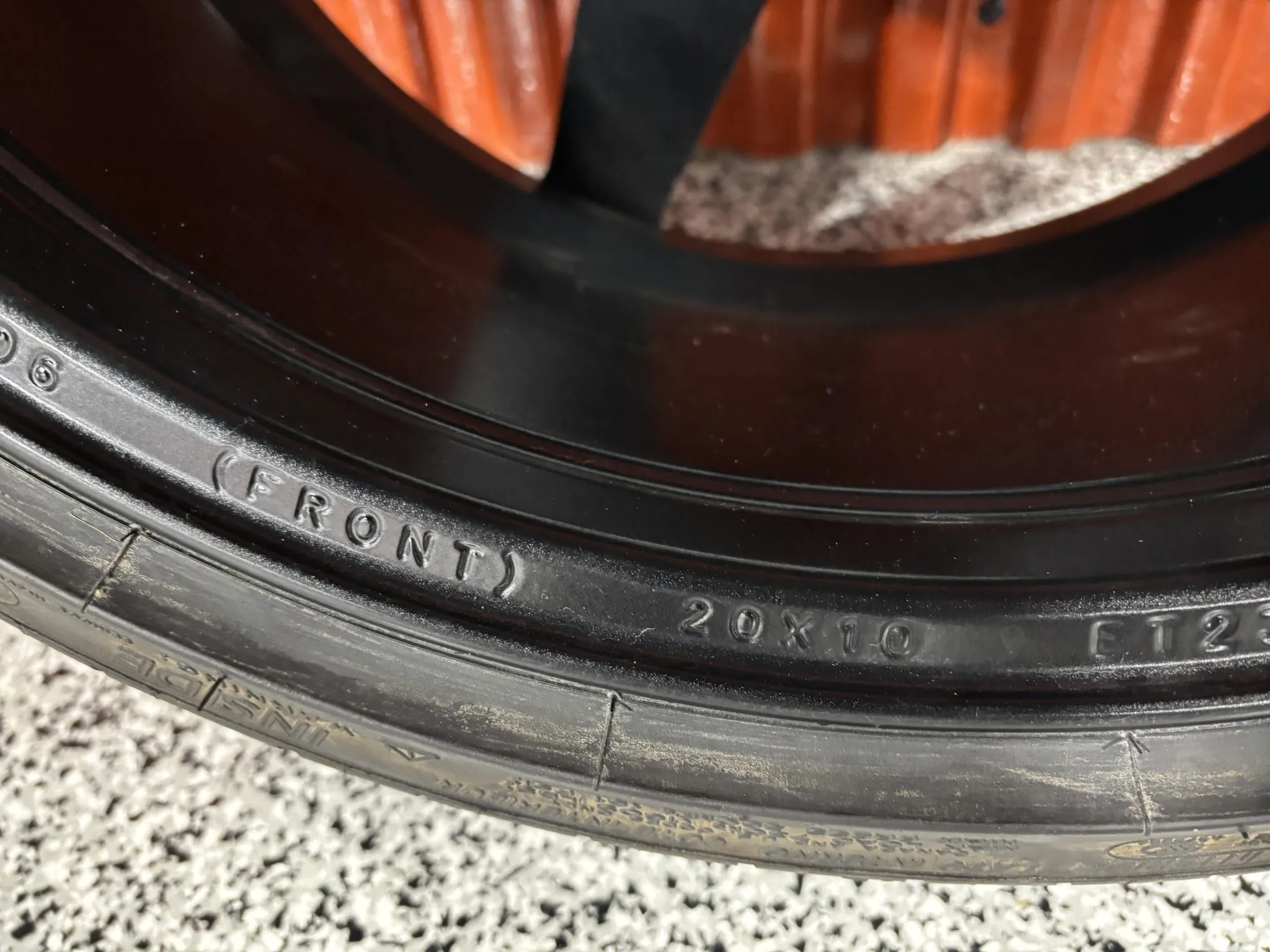 20×10″ and 21×13″ Vossen M-X5 Monoblock Wheels for C8 Corvette - Image 4