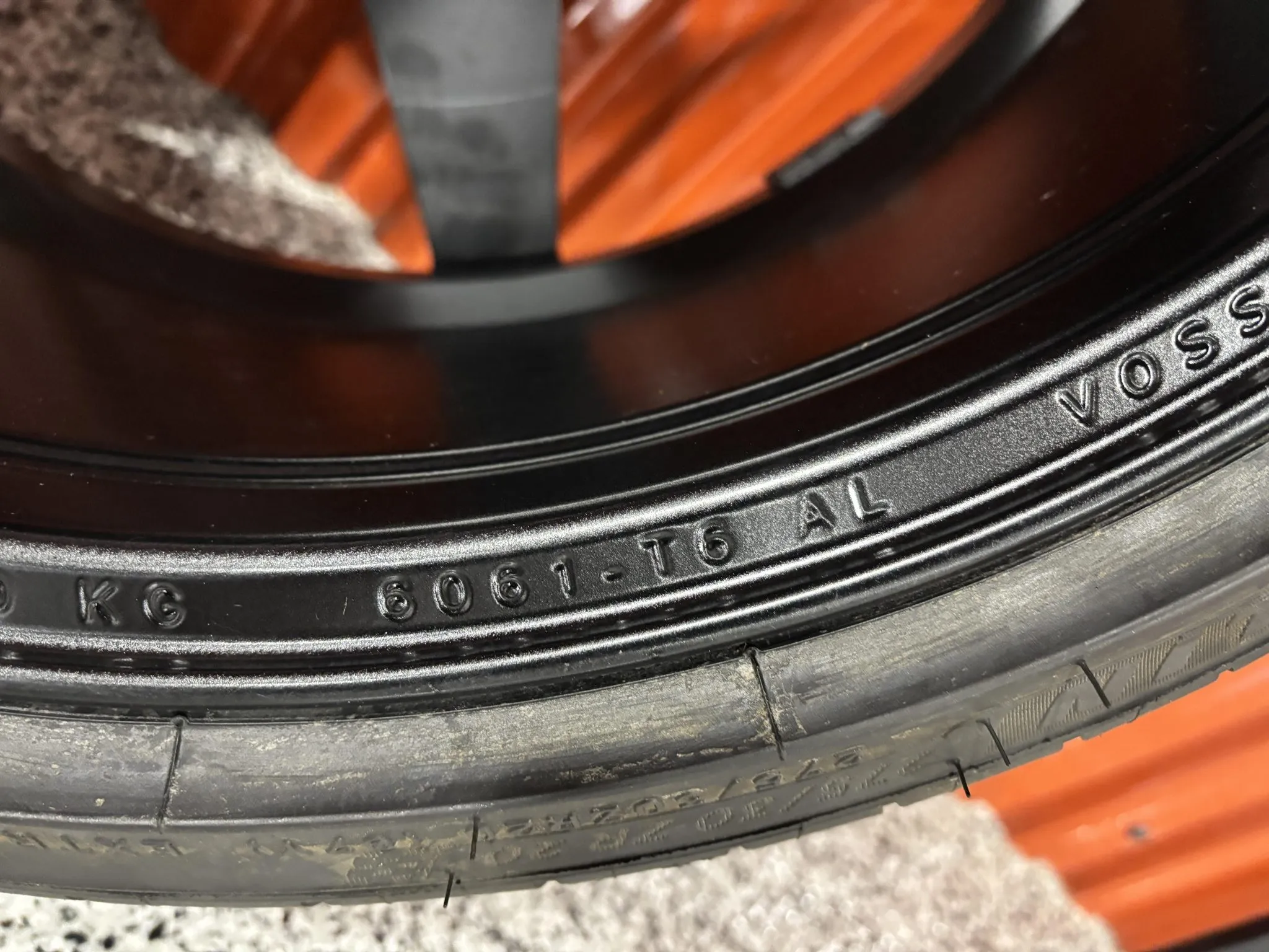 20×10″ and 21×13″ Vossen M-X5 Monoblock Wheels for C8 Corvette - Image 3