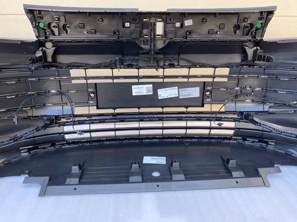 VW Tiguan III 571 Front Bumper LC9X Deep Black - Image 7