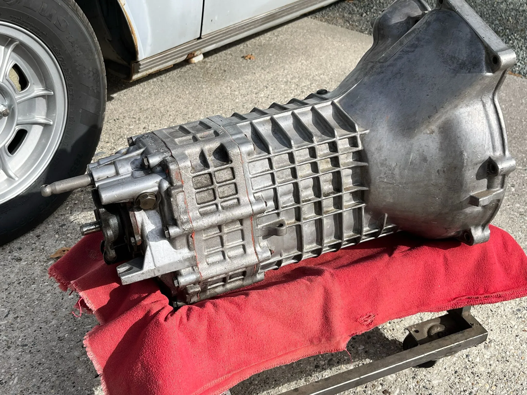 Getrag 235/5 Dogleg Five-Speed Manual Gearbox and Driveshaft for BMW - Image 16