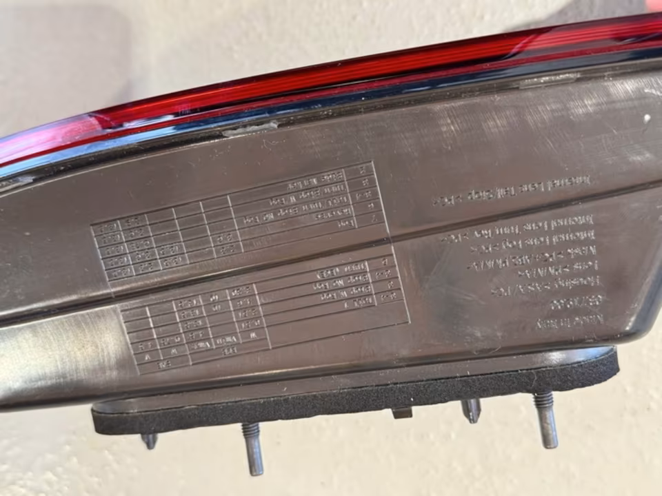 Mercedes G W463/W464 Rear Light Black L+R - Image 3