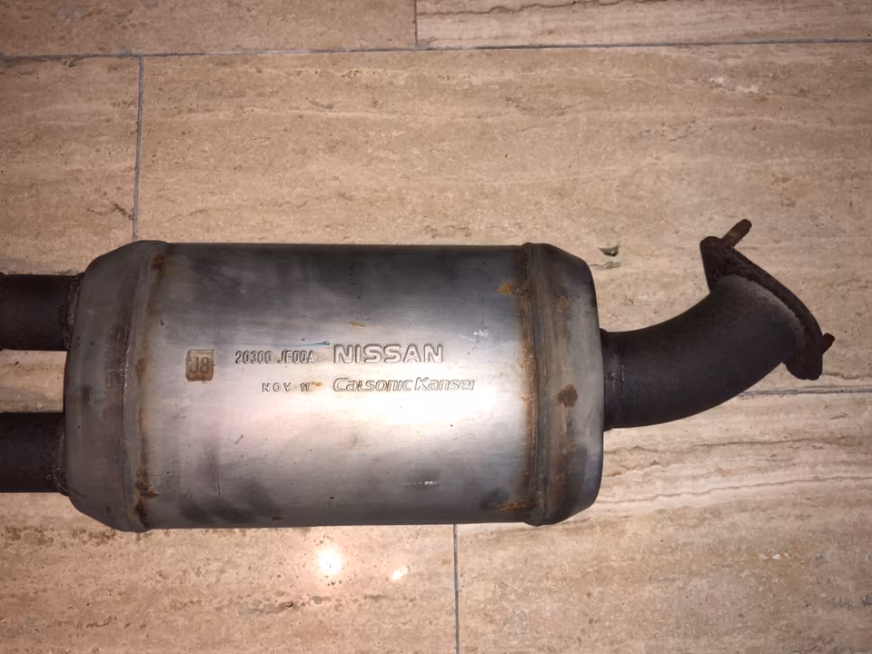 Nissan GT-R R35 Mid Muffler Catalytic Converter Exhaust Mid Y Pipe Cat - Image 4