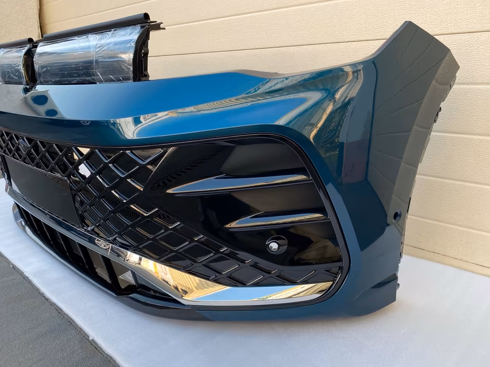 VW Tiguan 571 R-Line Front Bumper 6 PDC with Camera - Image 19