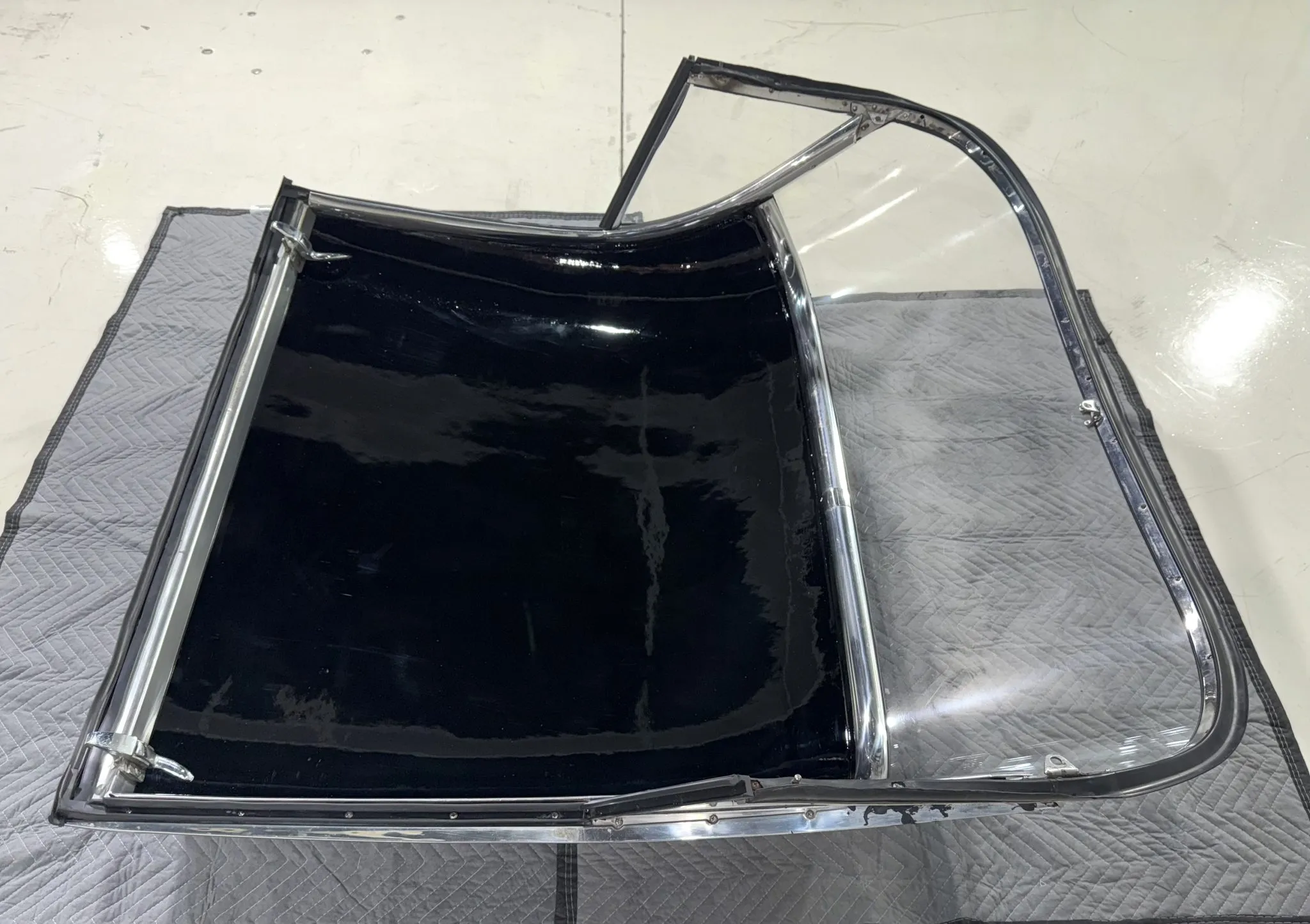 Chevrolet C1 Corvette Removable Hardtop - Image 4