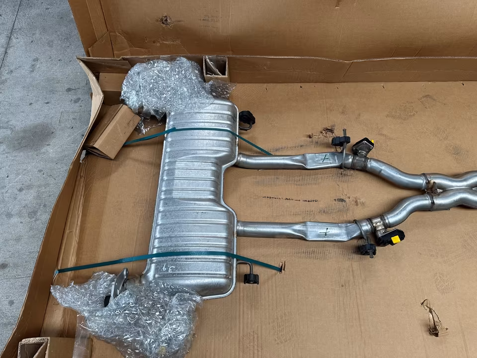 Exhaust system for Chevrolet Camaro 6.2 liter V8 // 84864967